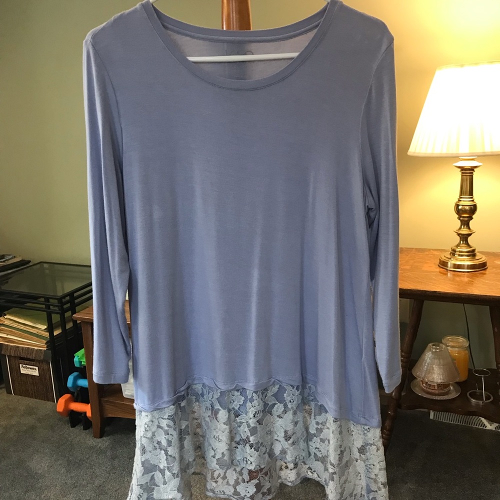 Woman’s Logo top